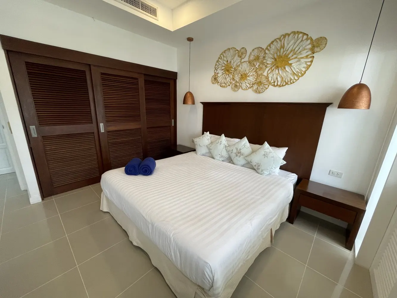 Property image - full photo 6