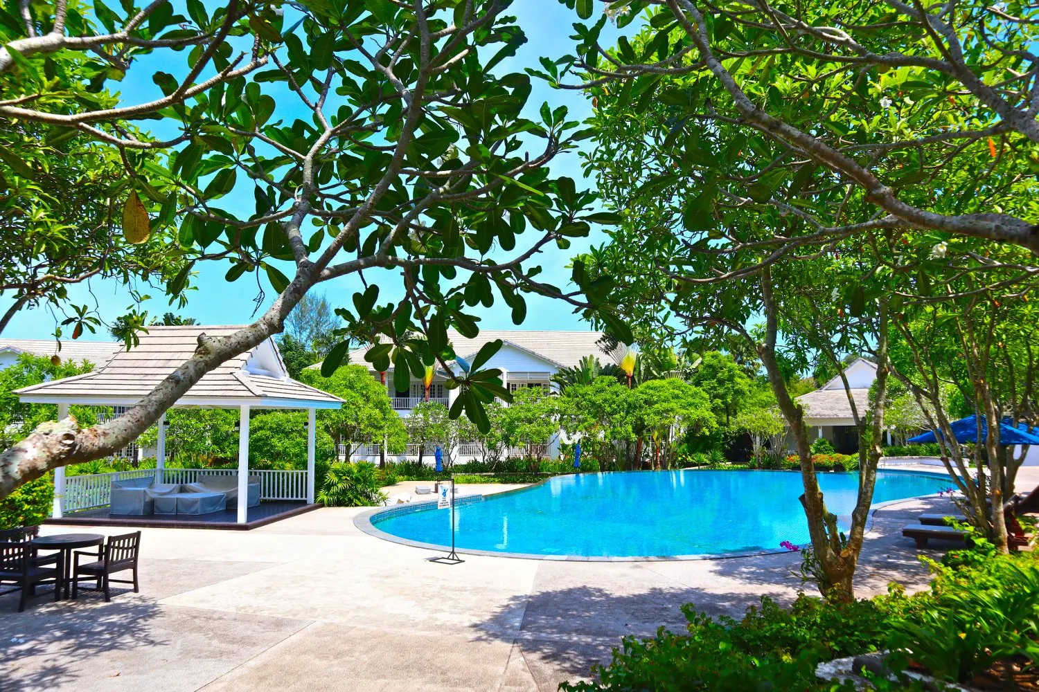 Property image - full photo 2