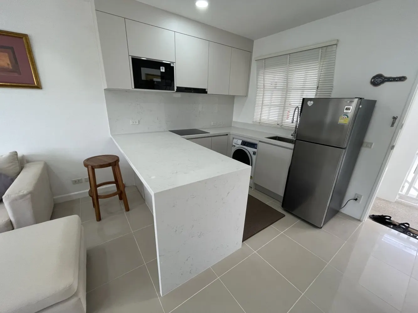 Property image - full photo 4