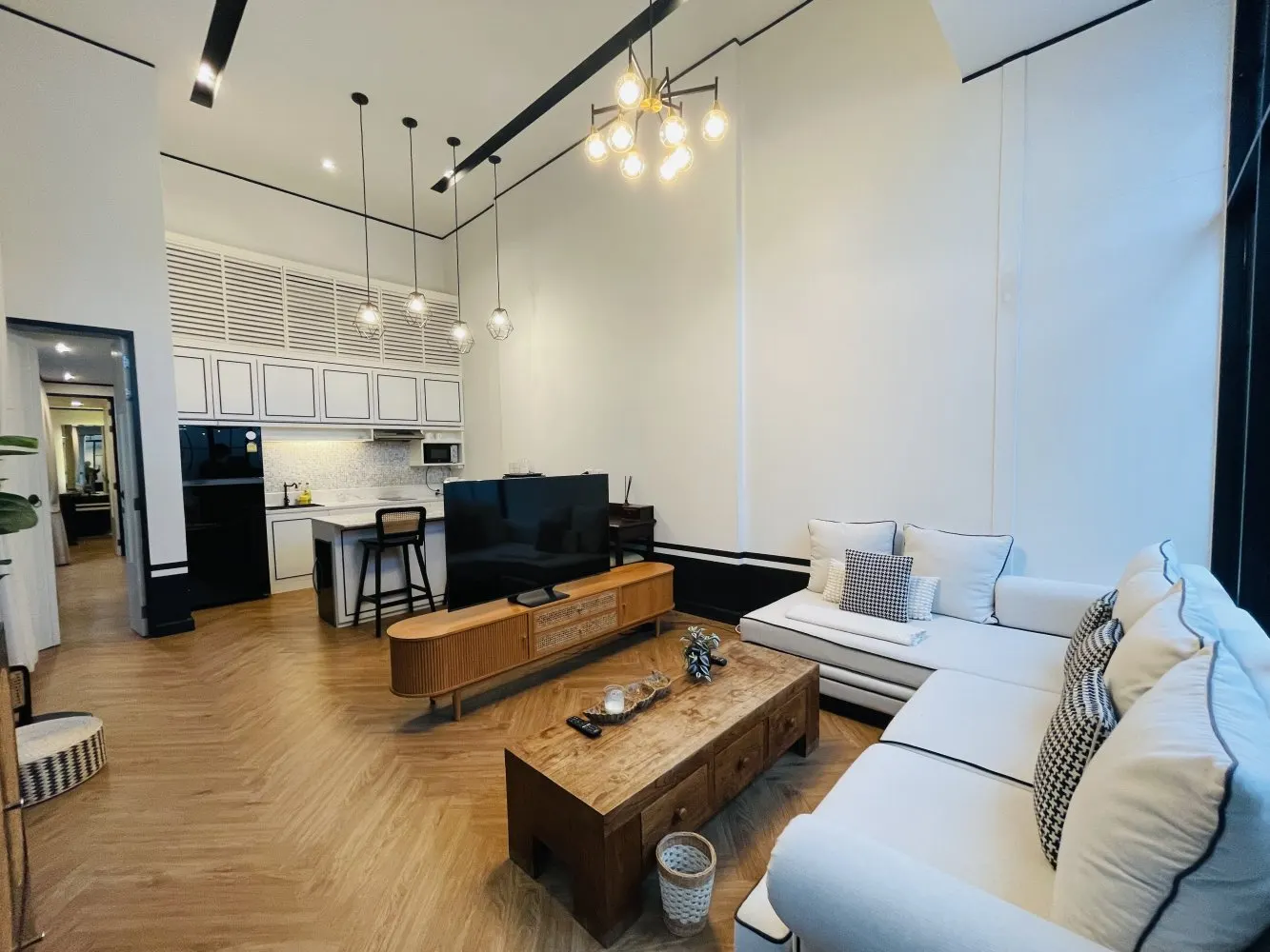 Property image - full photo 2