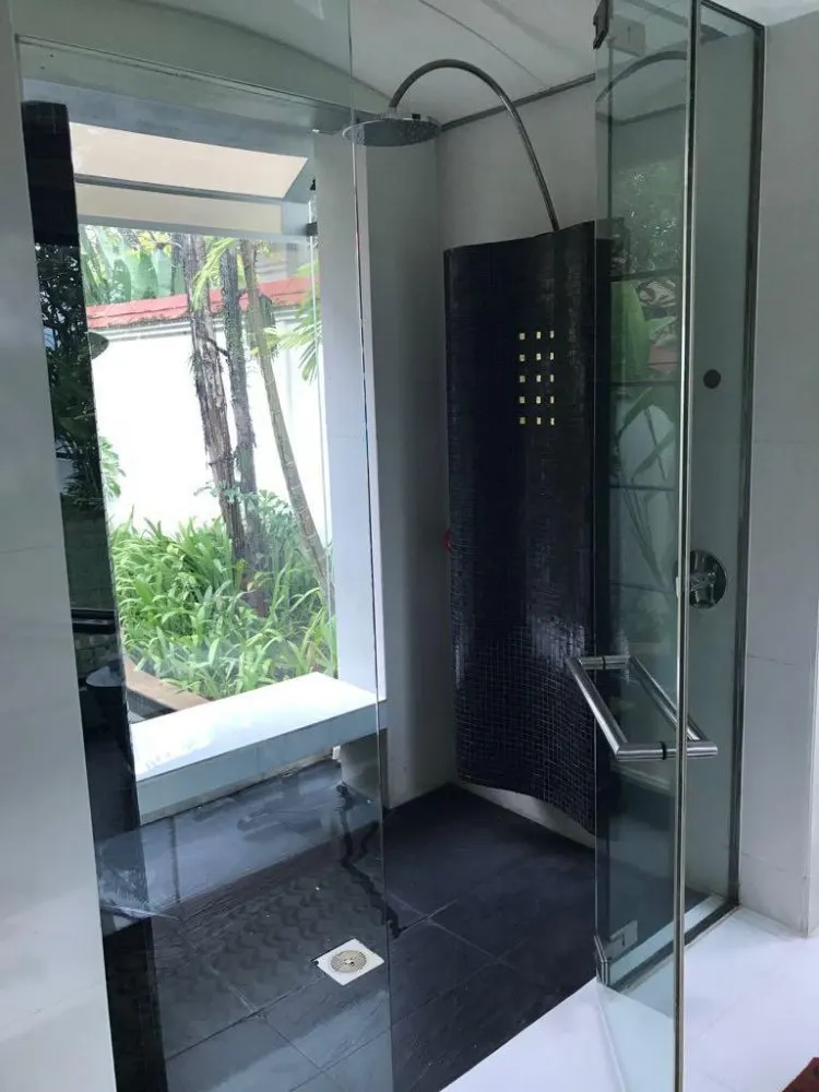 Property image - full photo 11