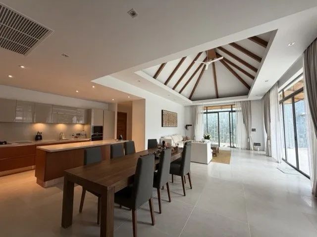 Property image - full photo 3
