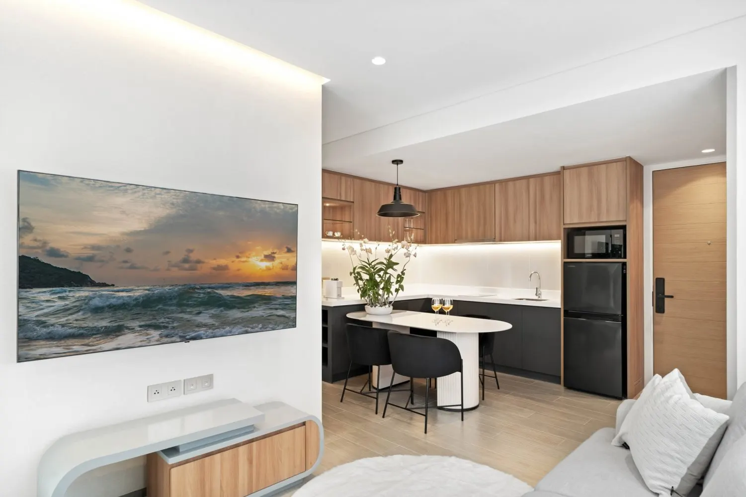 Property image - full photo 3