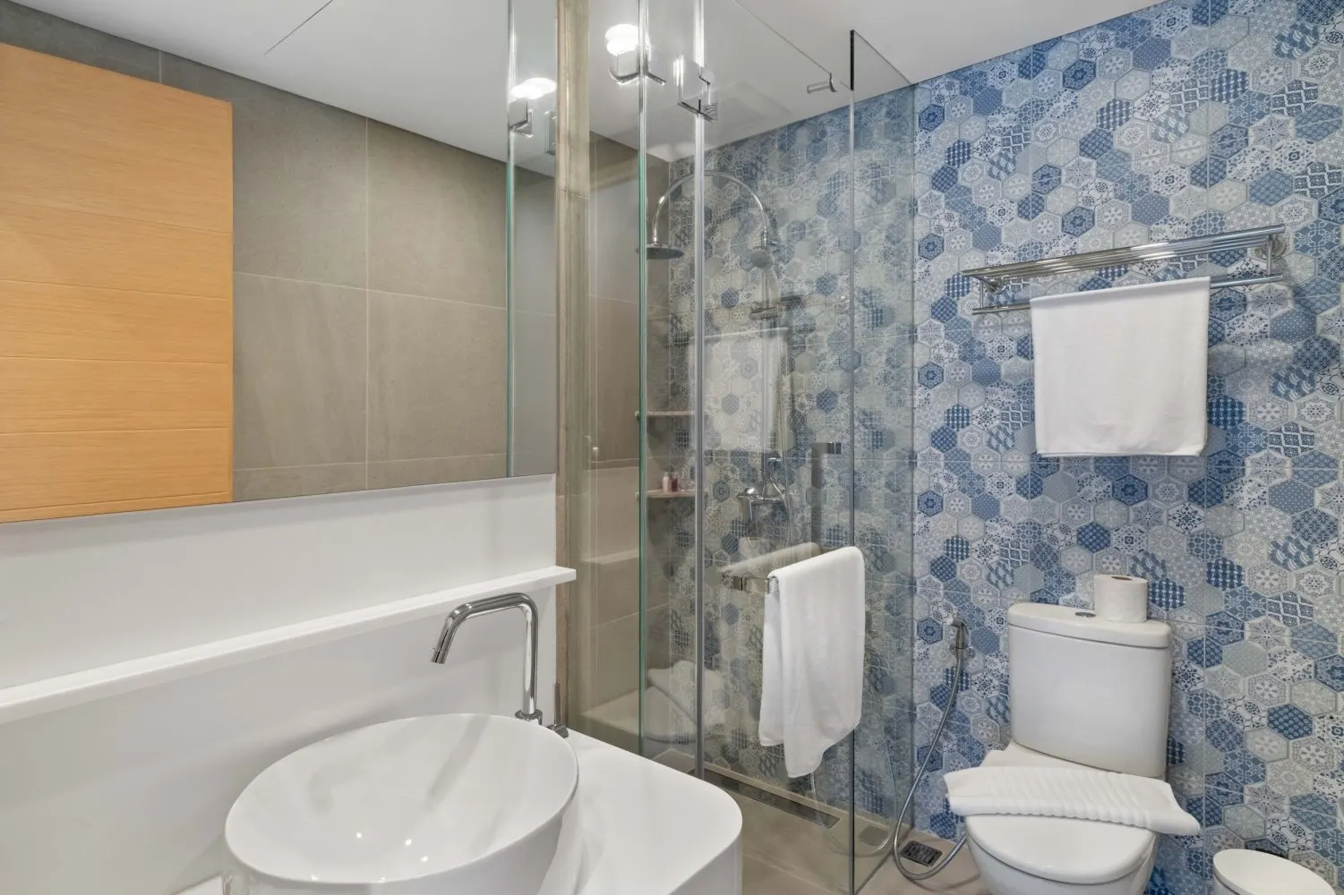 Property image - full photo 6