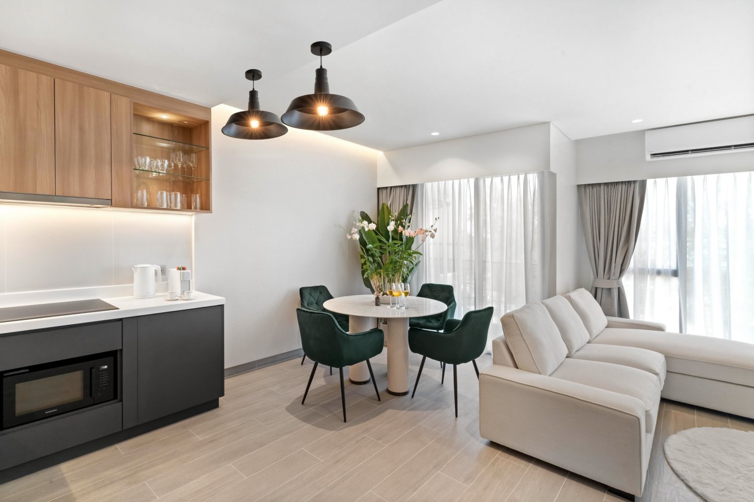 Property image - full photo 2