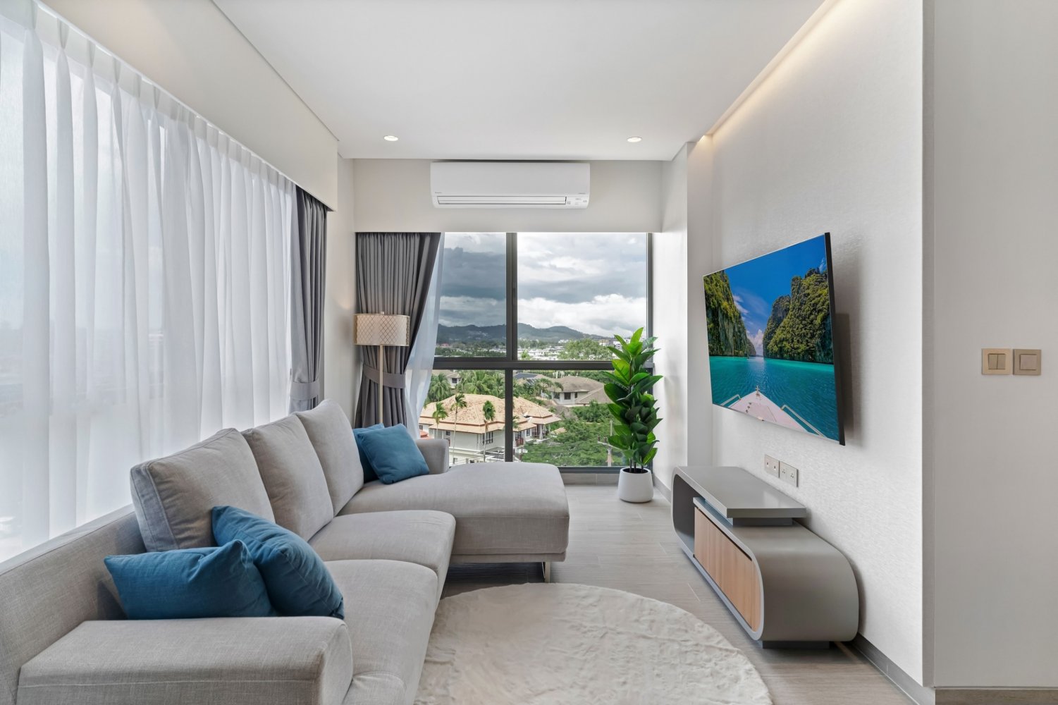 Property image - full photo 11