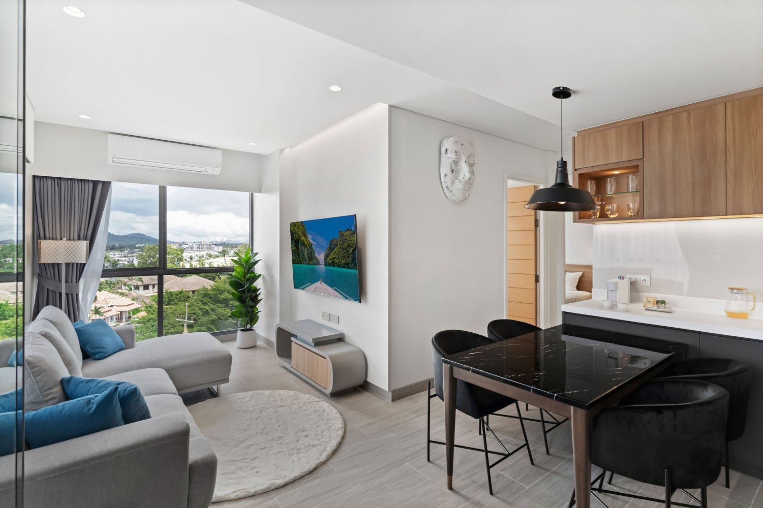 Property image - full photo 3