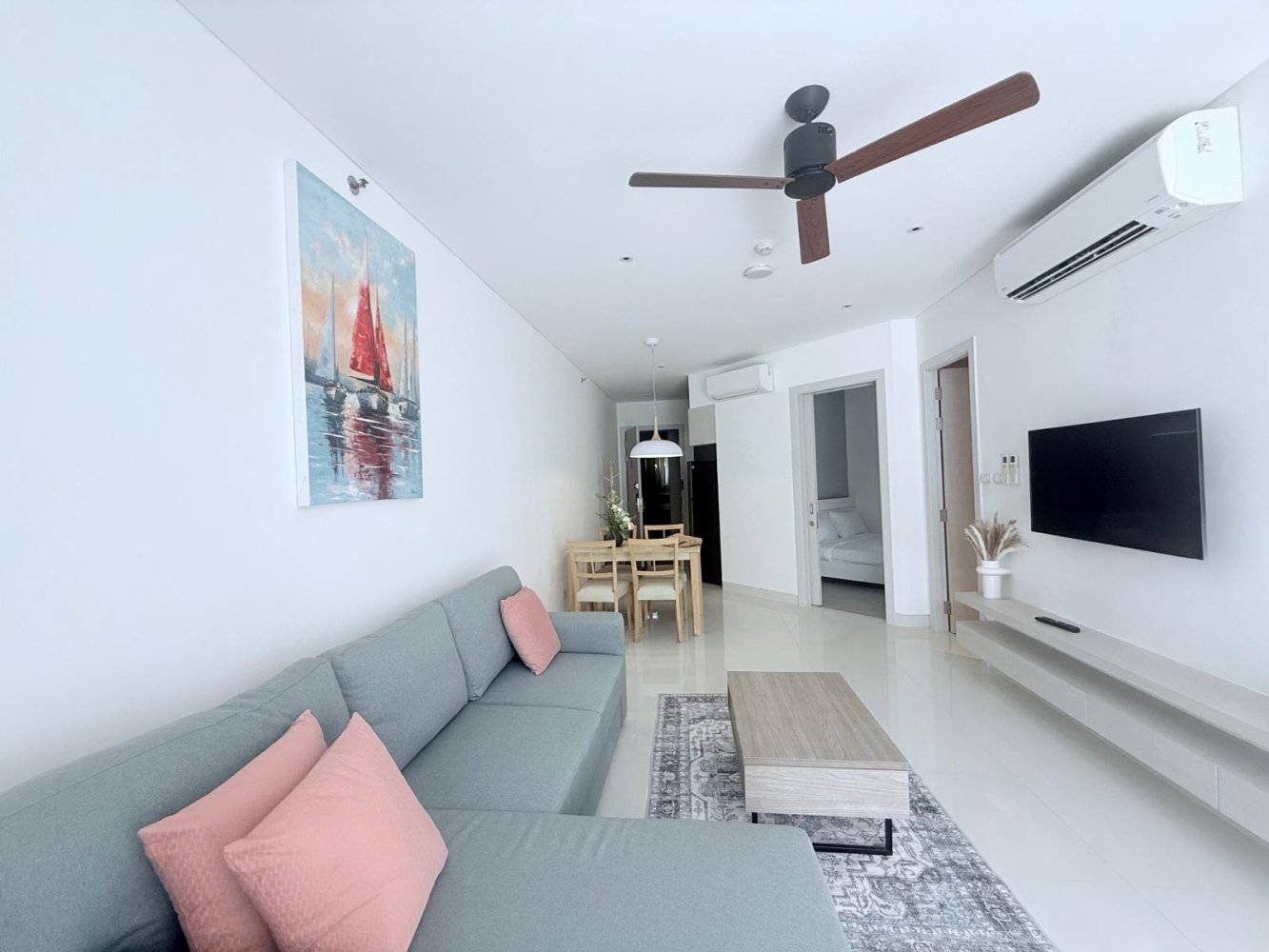 Property image - full photo 2