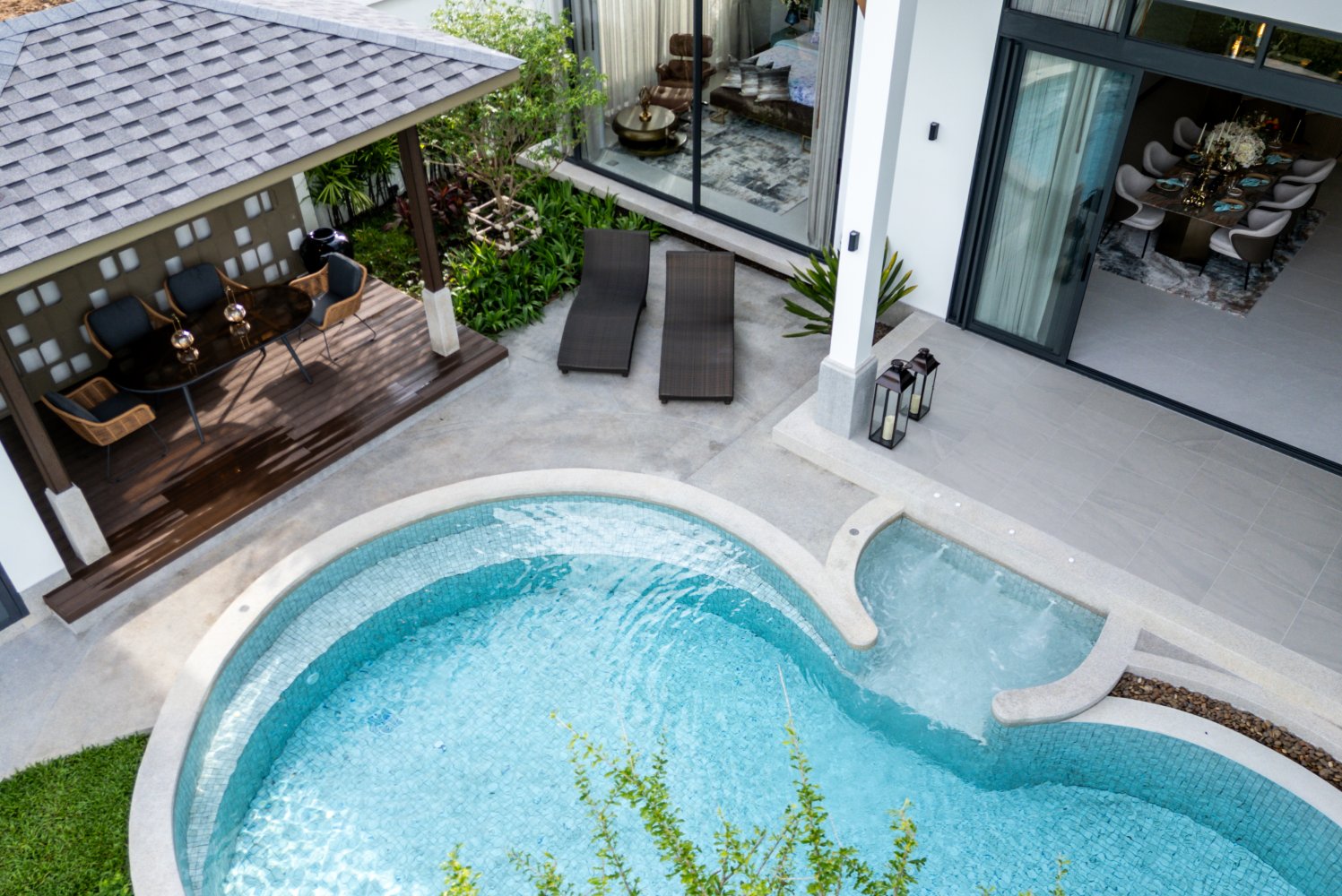 Property image - full photo 57