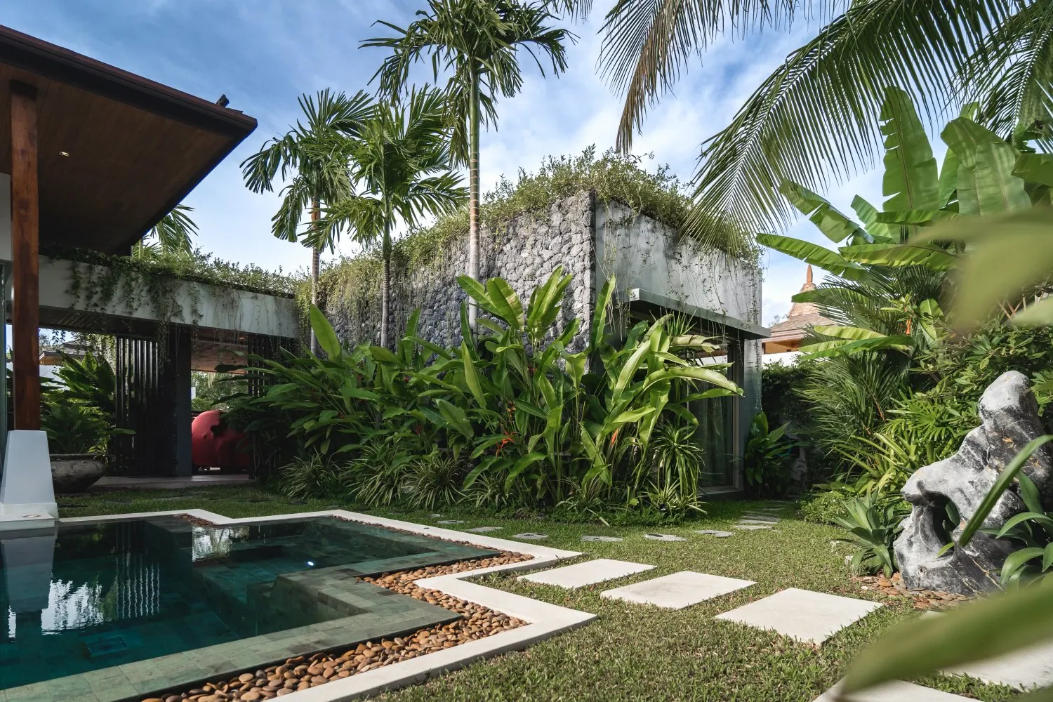 Property image - full photo 37