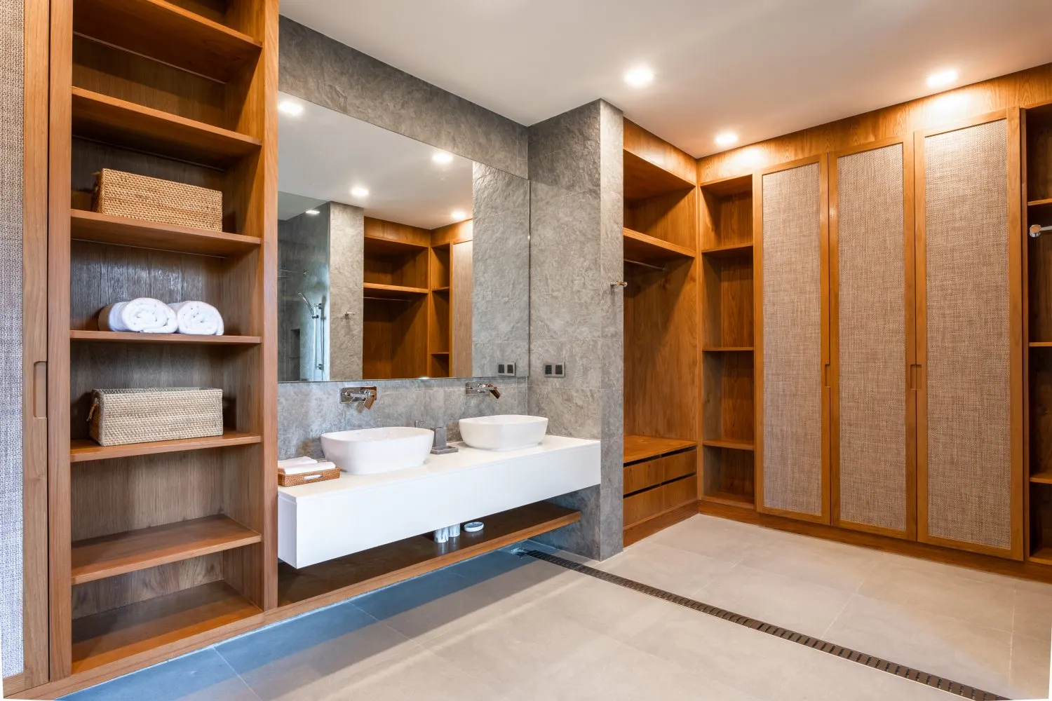 Property image - full photo 15