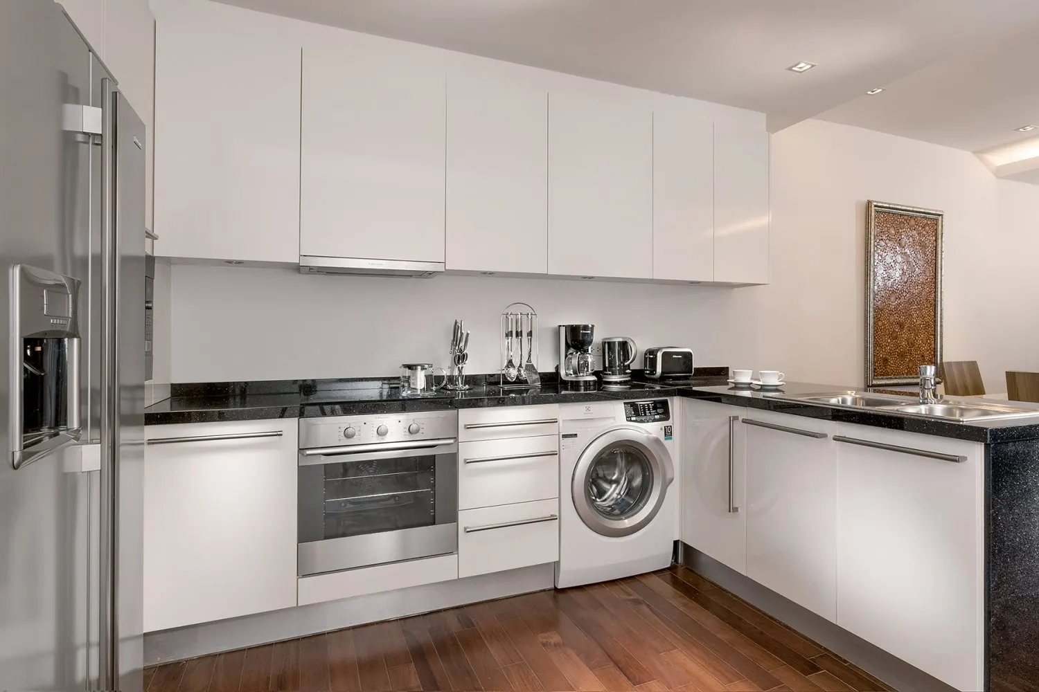 Property image - full photo 2