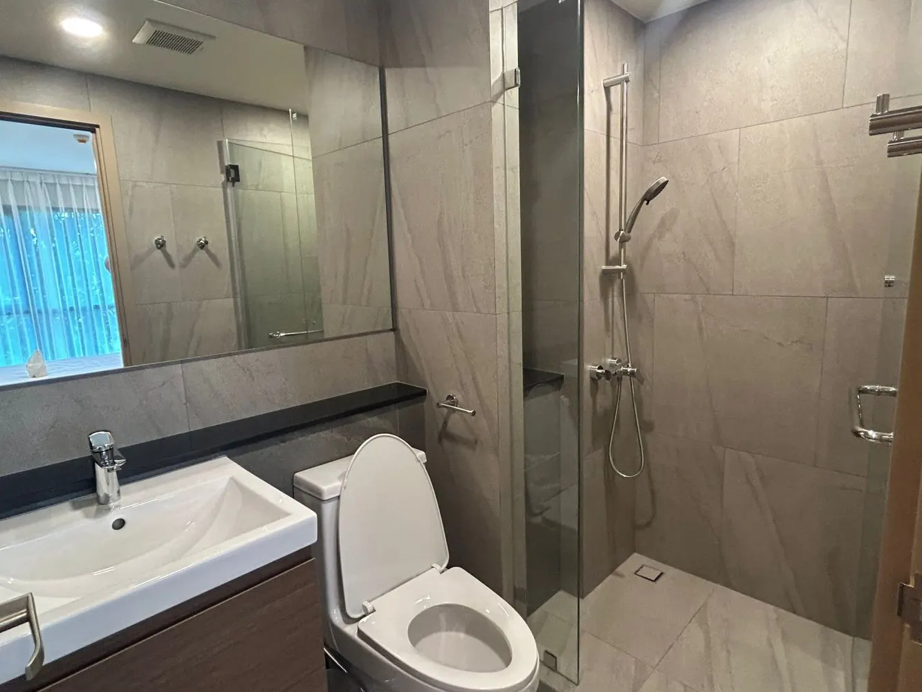 Property image - full photo 7