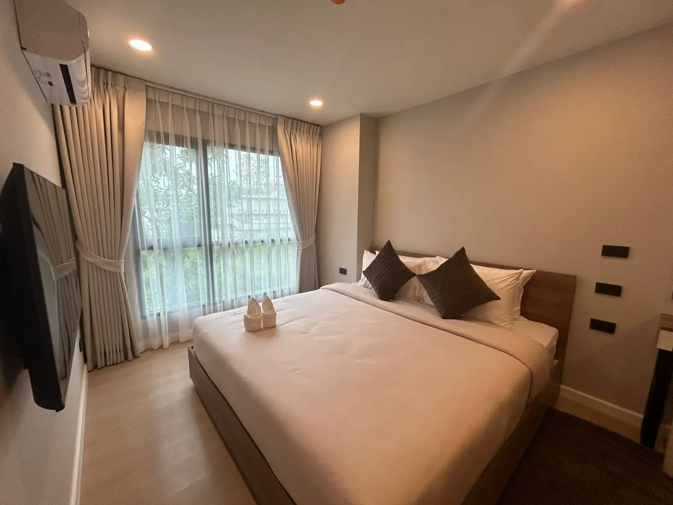 Property image - full photo 10