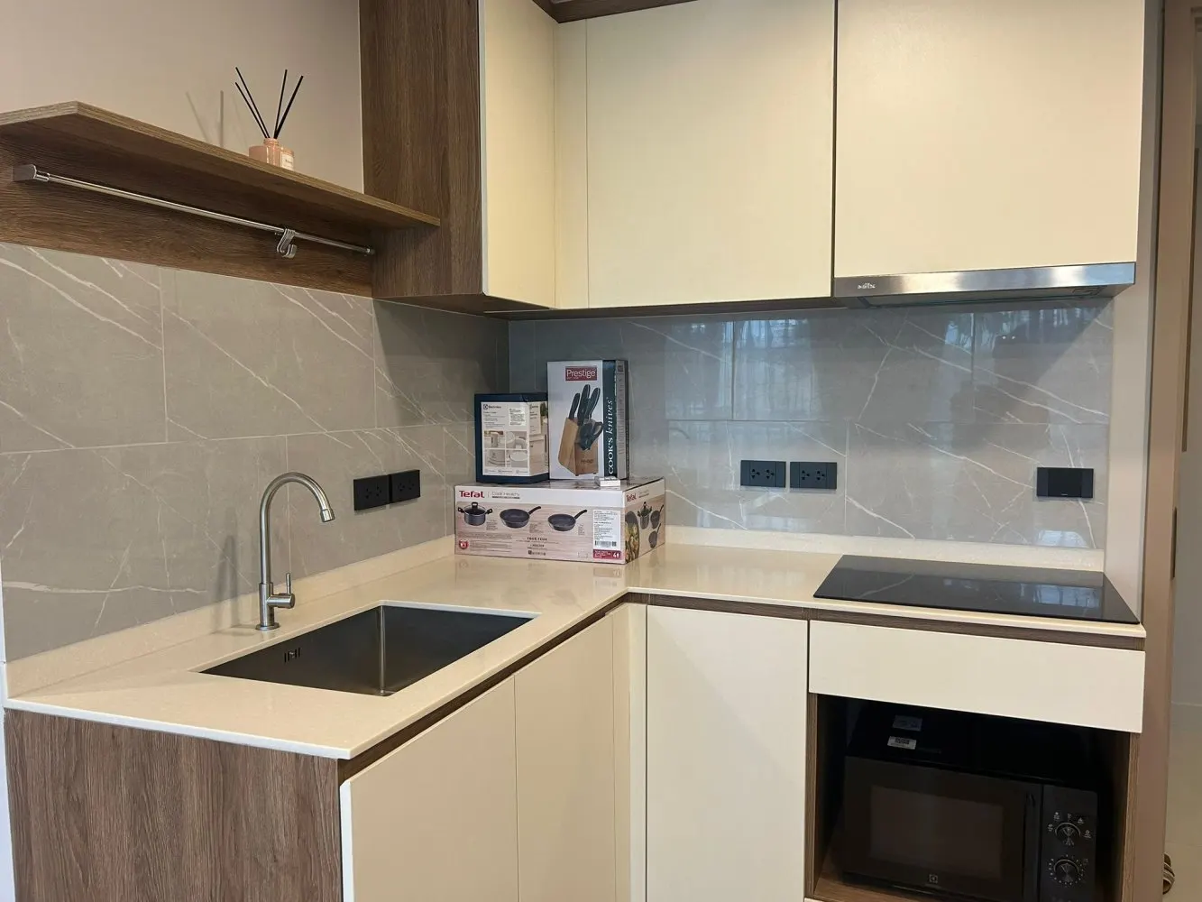 Property image - full photo 3