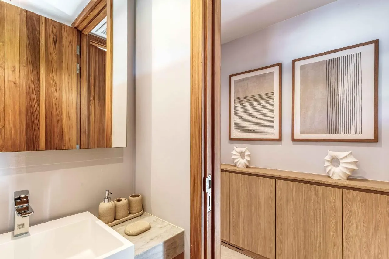Property image - full photo 33