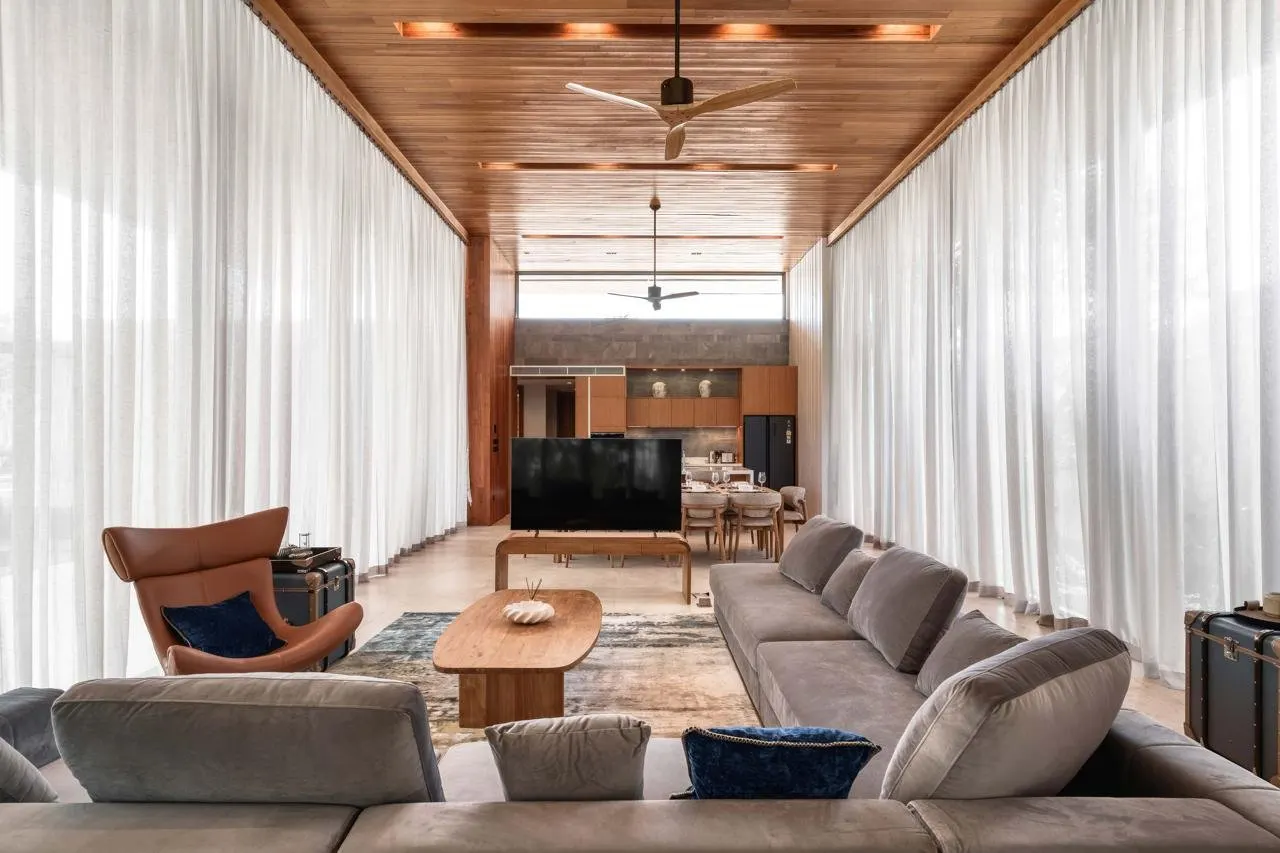Property image - full photo 3