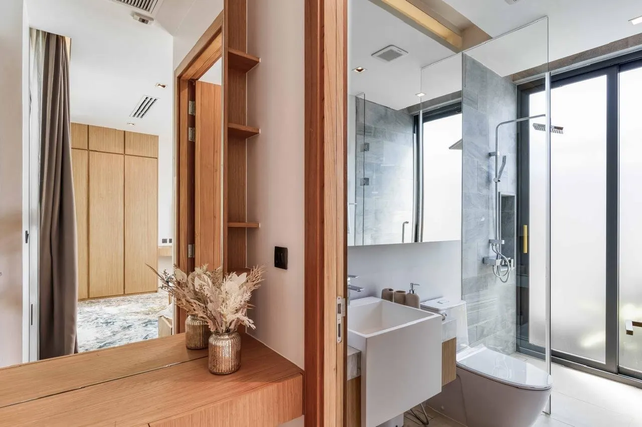 Property image - full photo 34