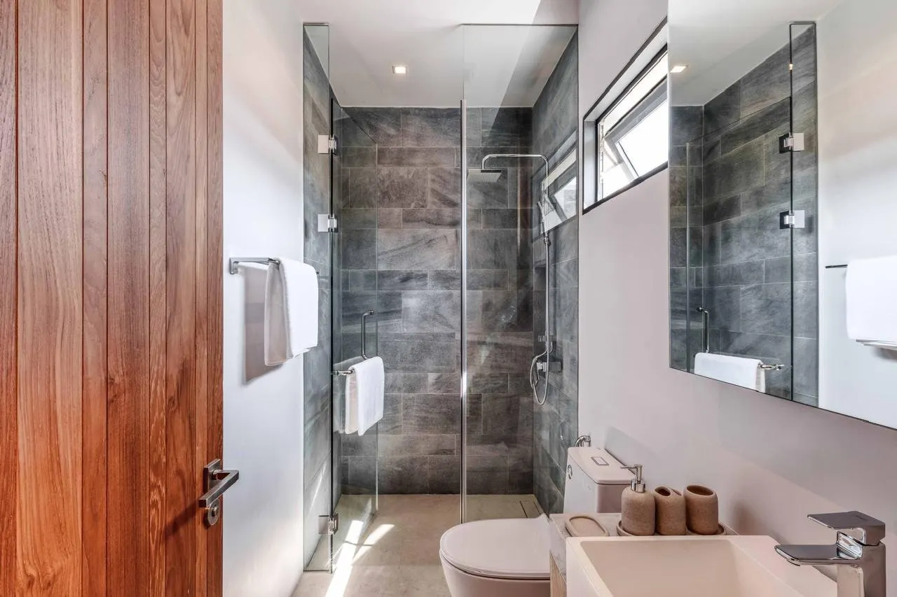 Property image - full photo 27