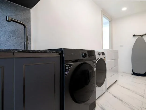 Property image - full photo 31