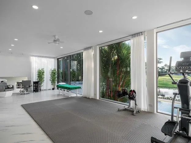 Property image - full photo 33