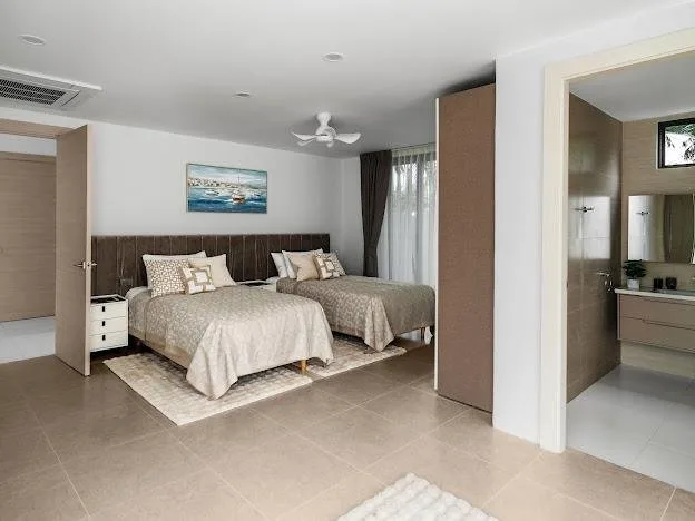 Property image - full photo 22