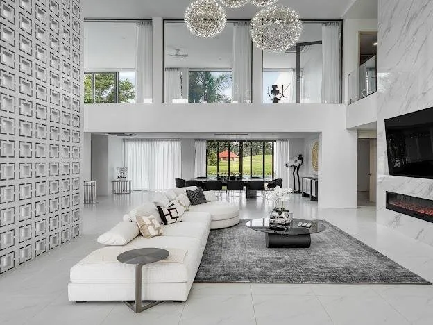 Property image - full photo 2
