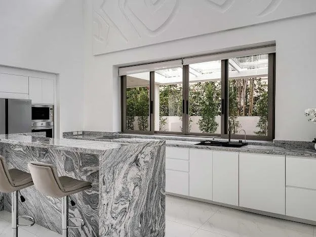 Property image - full photo 16