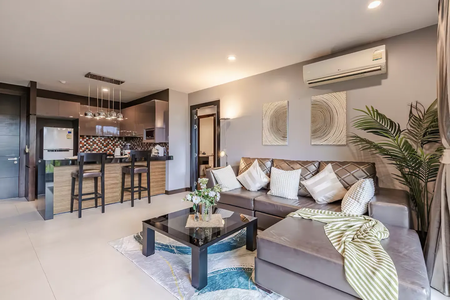 Property image - full photo 14