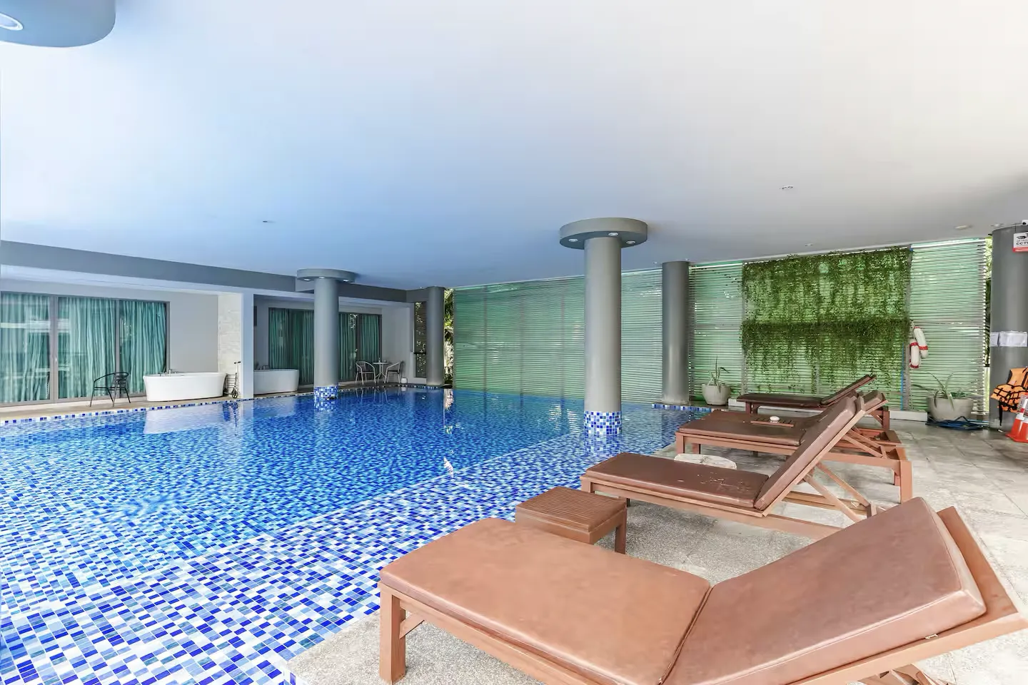 Property image - full photo 16
