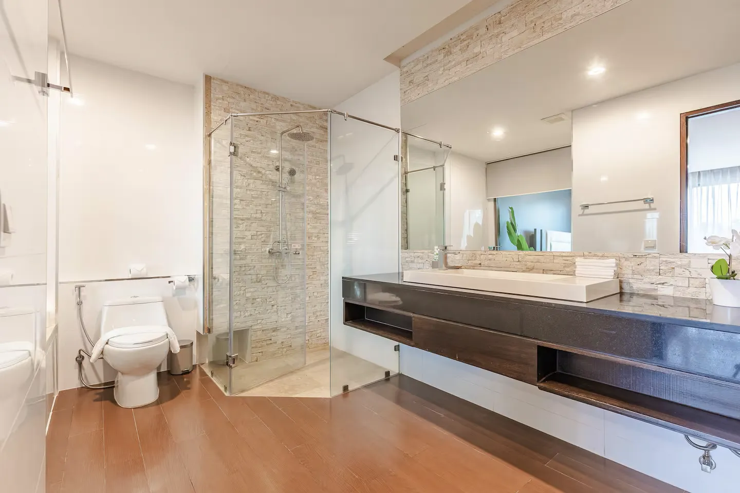 Property image - full photo 28