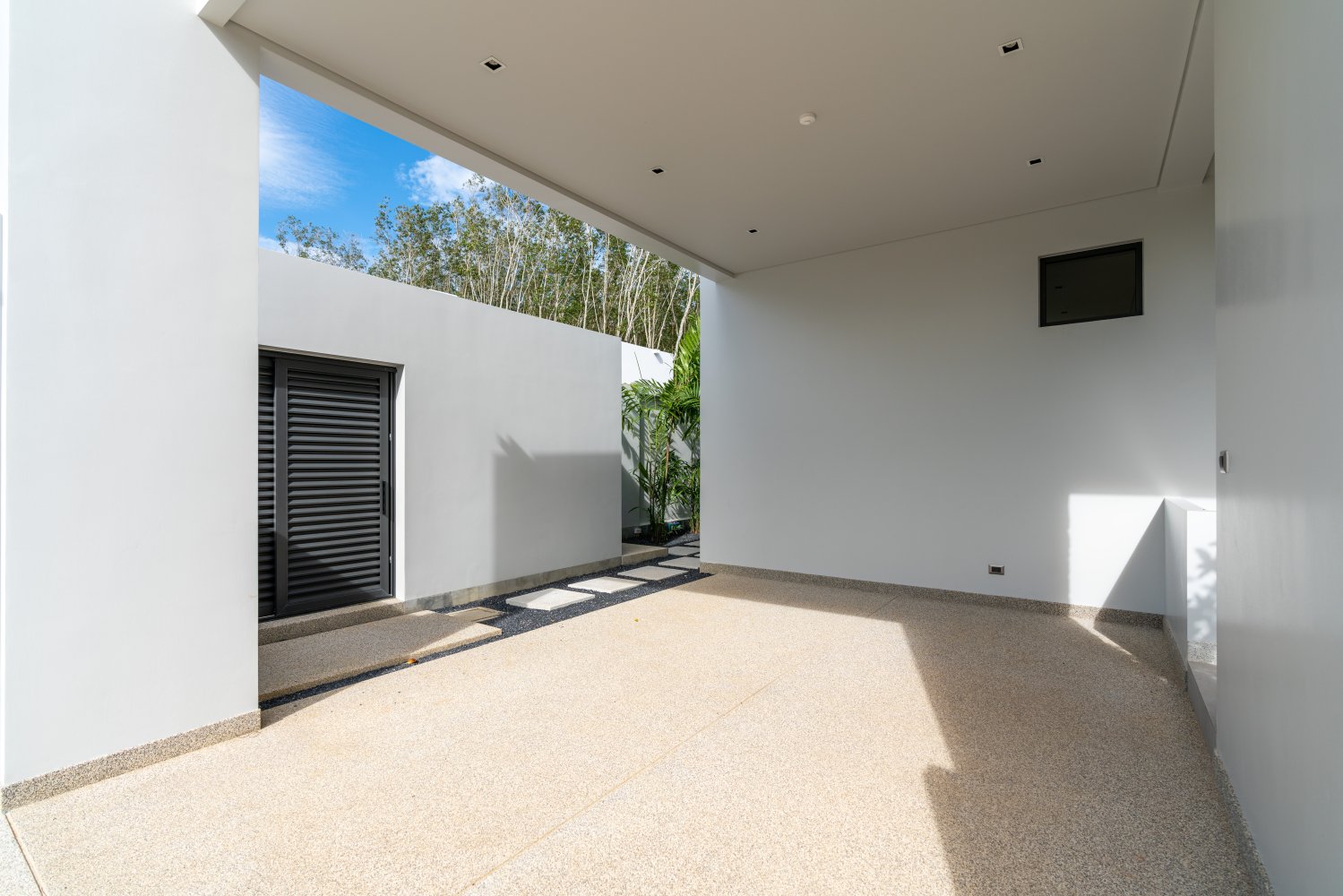 Property image - full photo 20