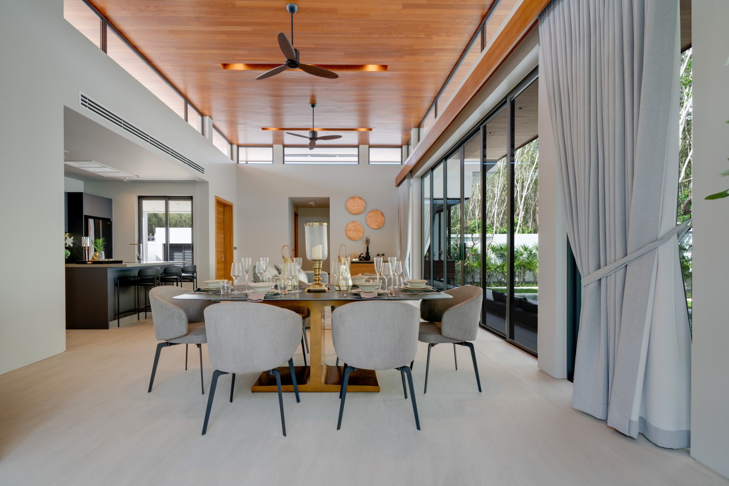 Property image - full photo 3