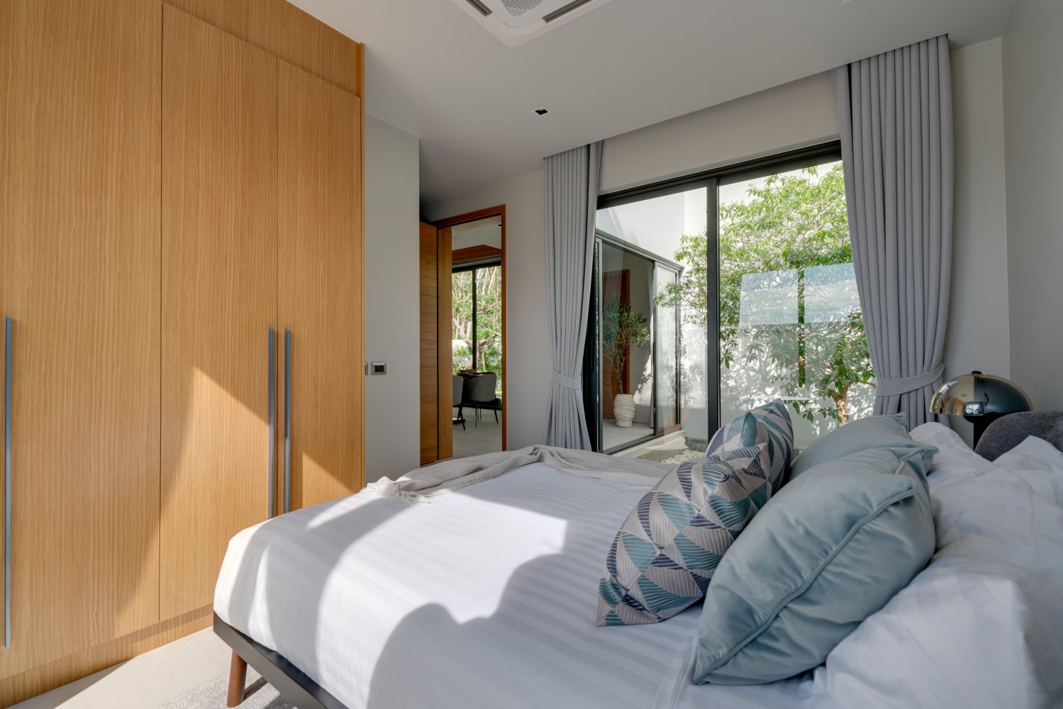 Property image - full photo 13