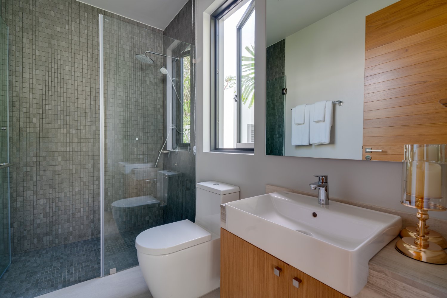 Property image - full photo 18
