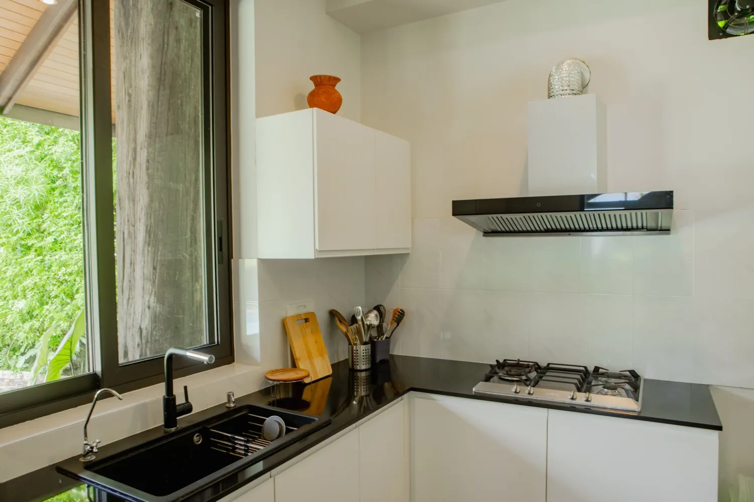 Property image - full photo 12
