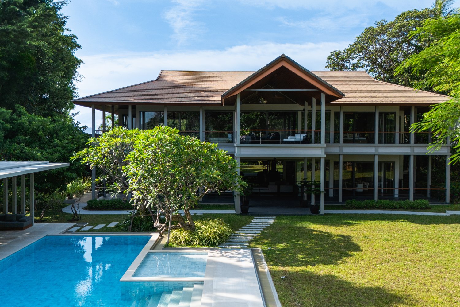 Property image - full photo 2