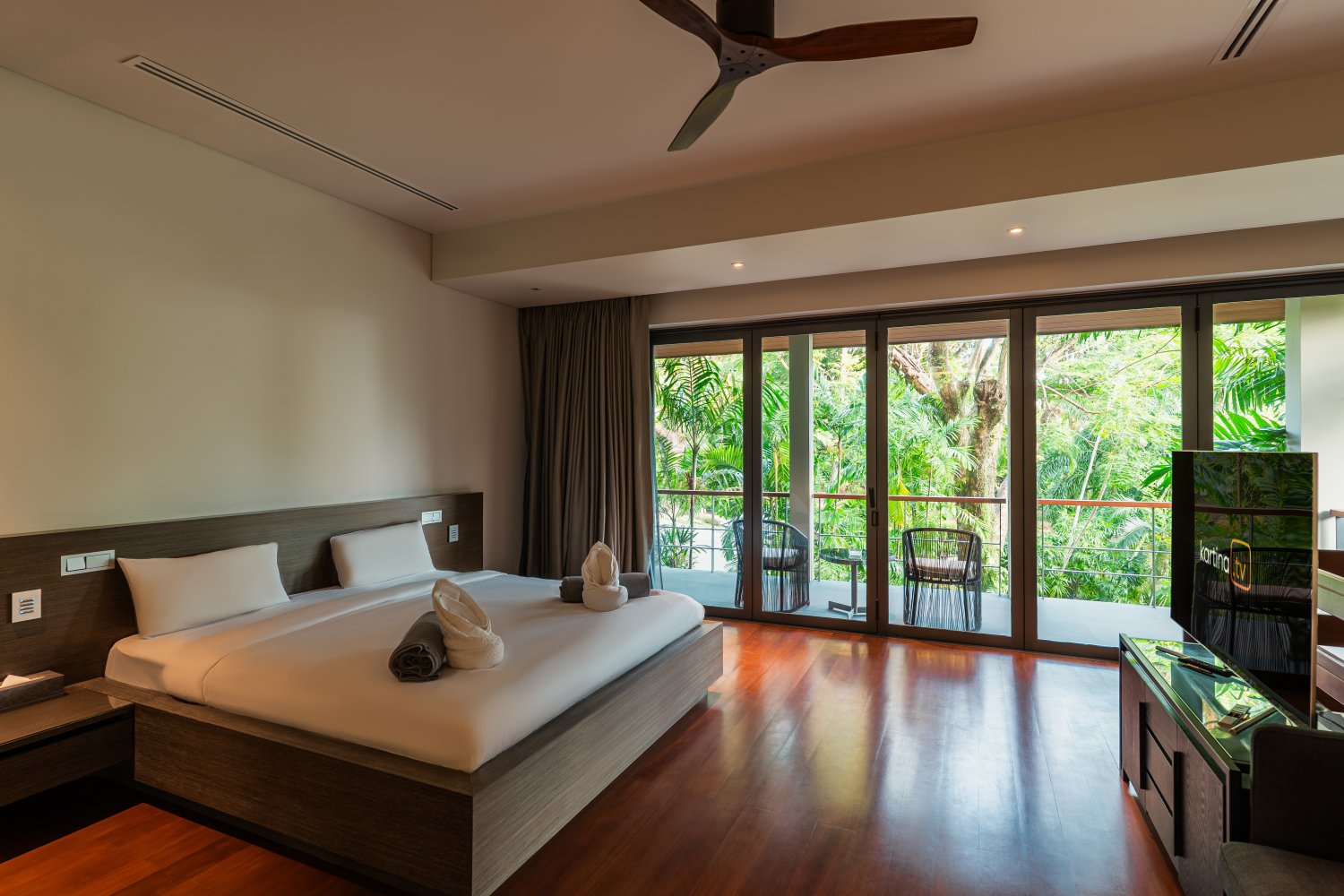 Property image - full photo 16