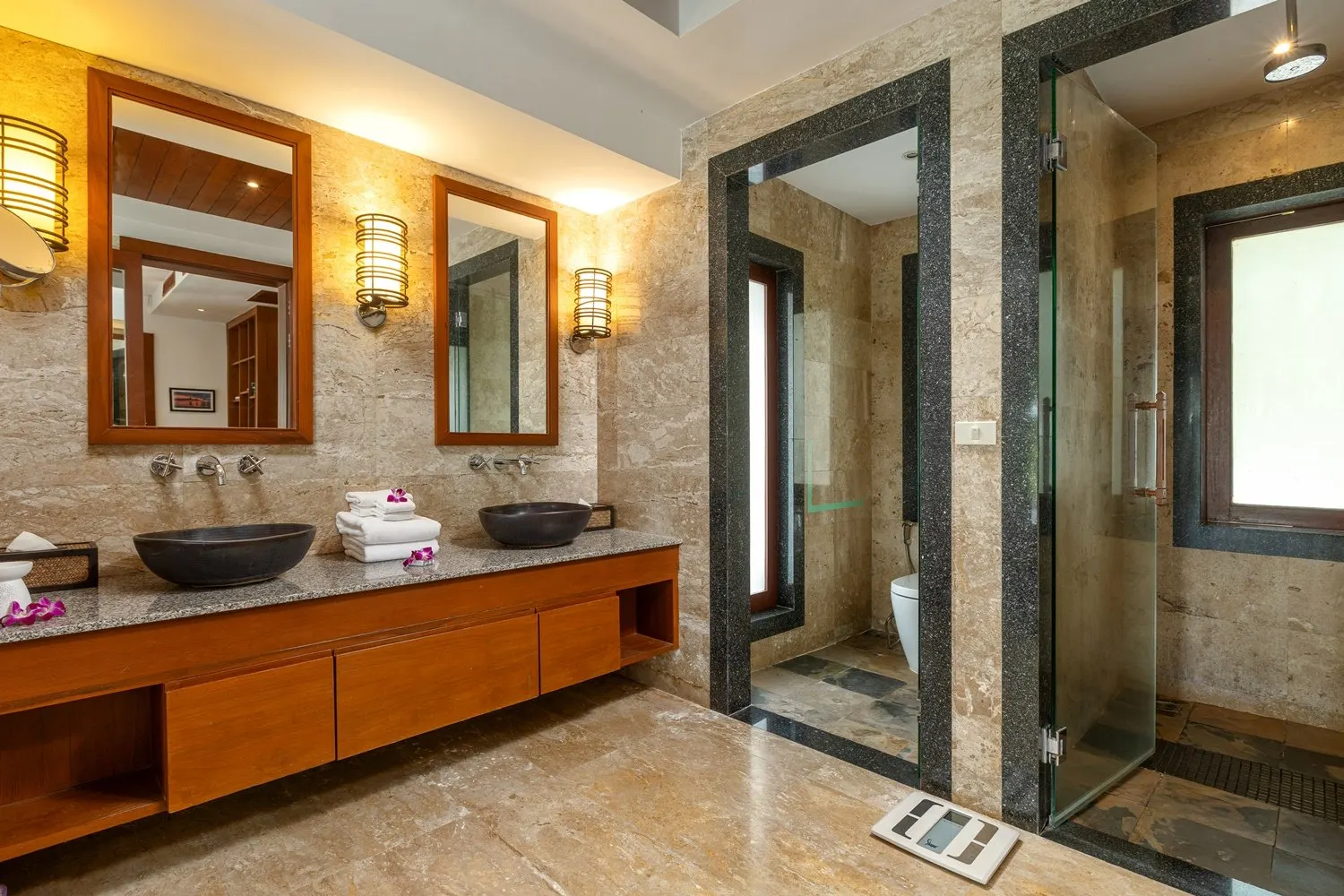 Property image - full photo 31