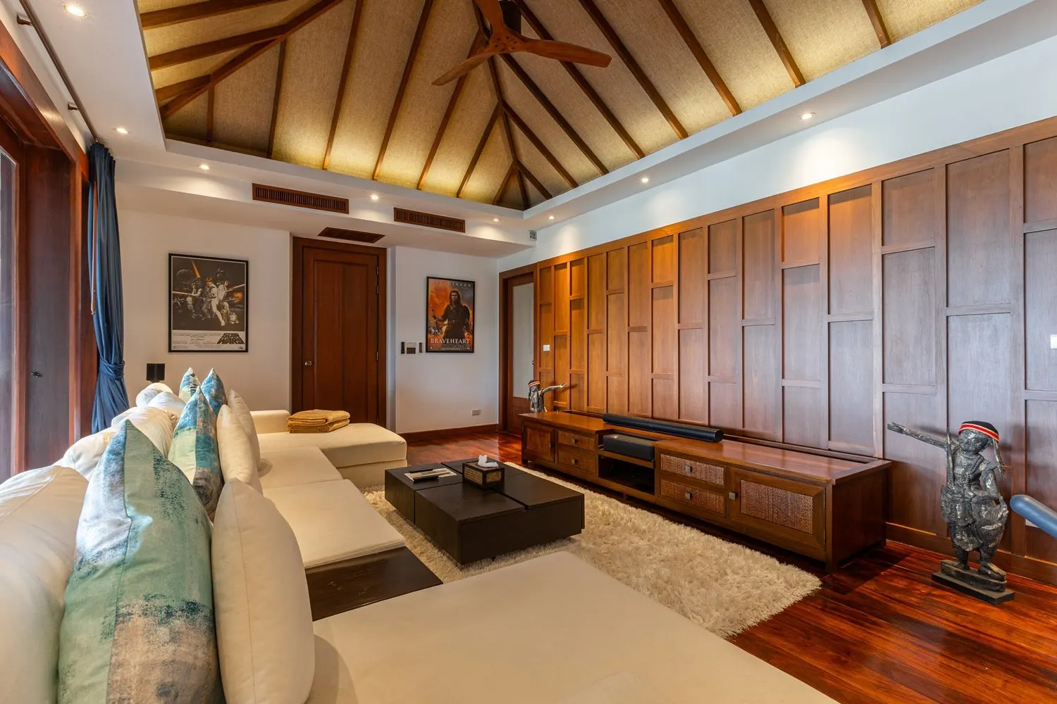 Property image - full photo 13