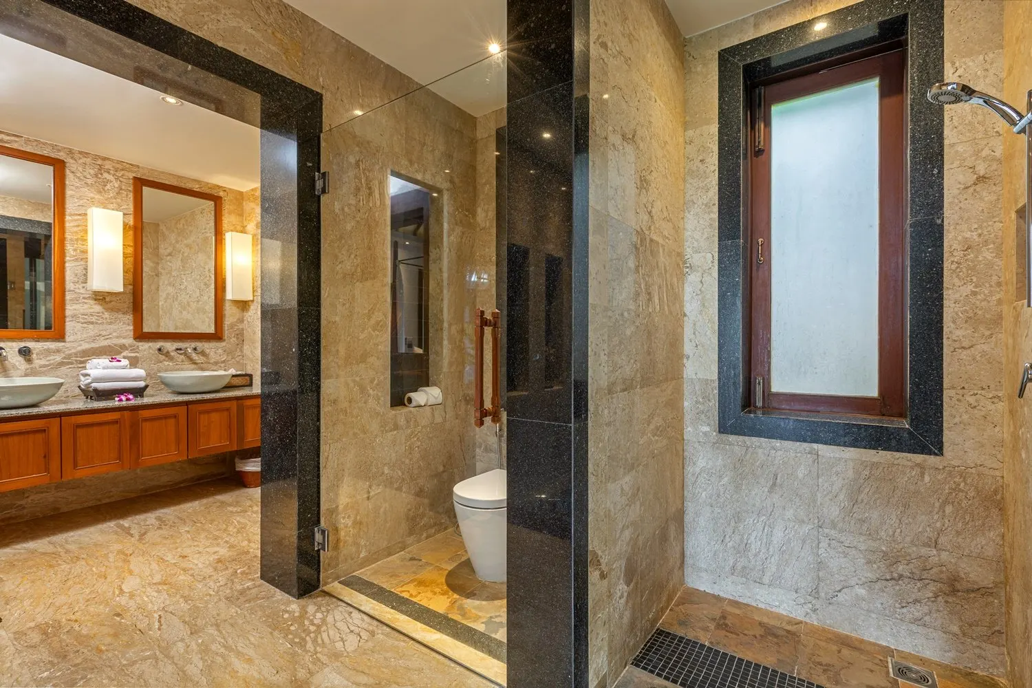 Property image - full photo 28