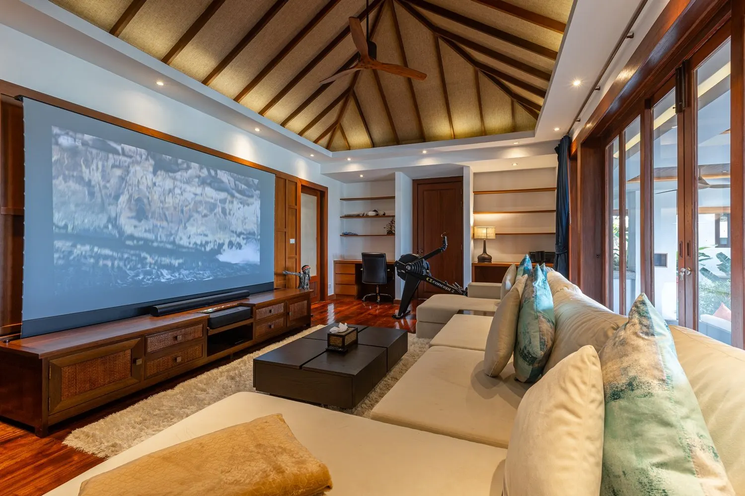 Property image - full photo 11
