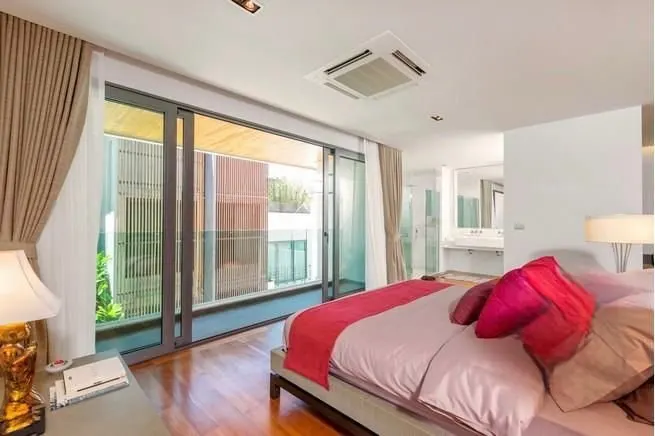 Property image - full photo 15