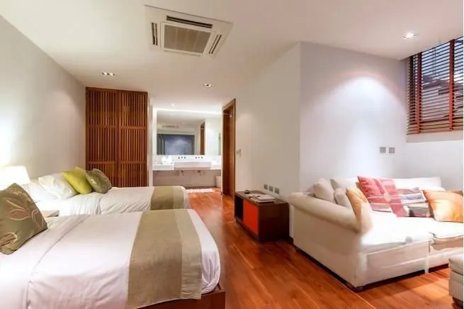 Property image - full photo 18
