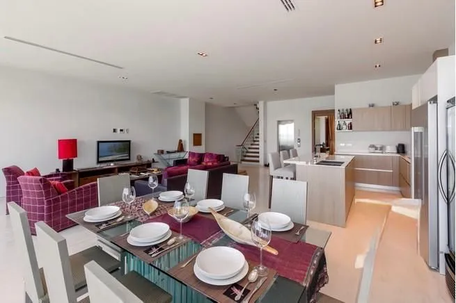 Property image - full photo 4