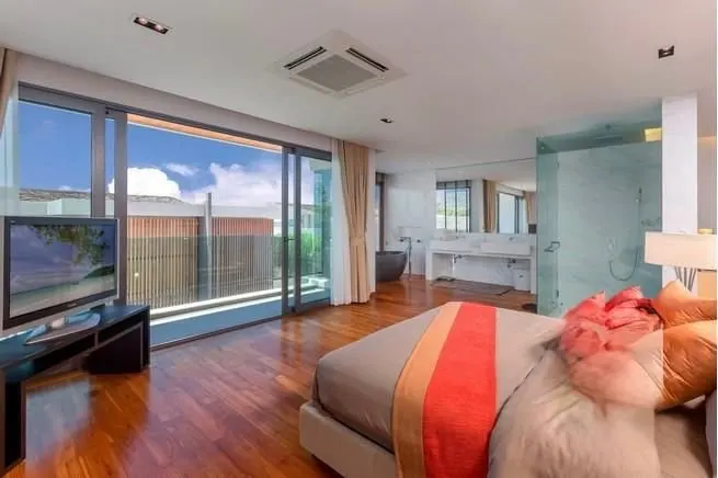 Property image - full photo 10