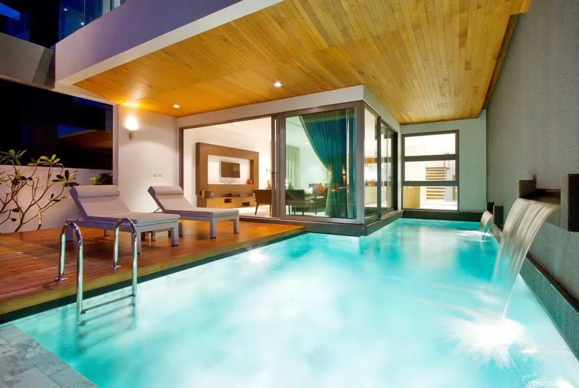 Property image - full photo 2