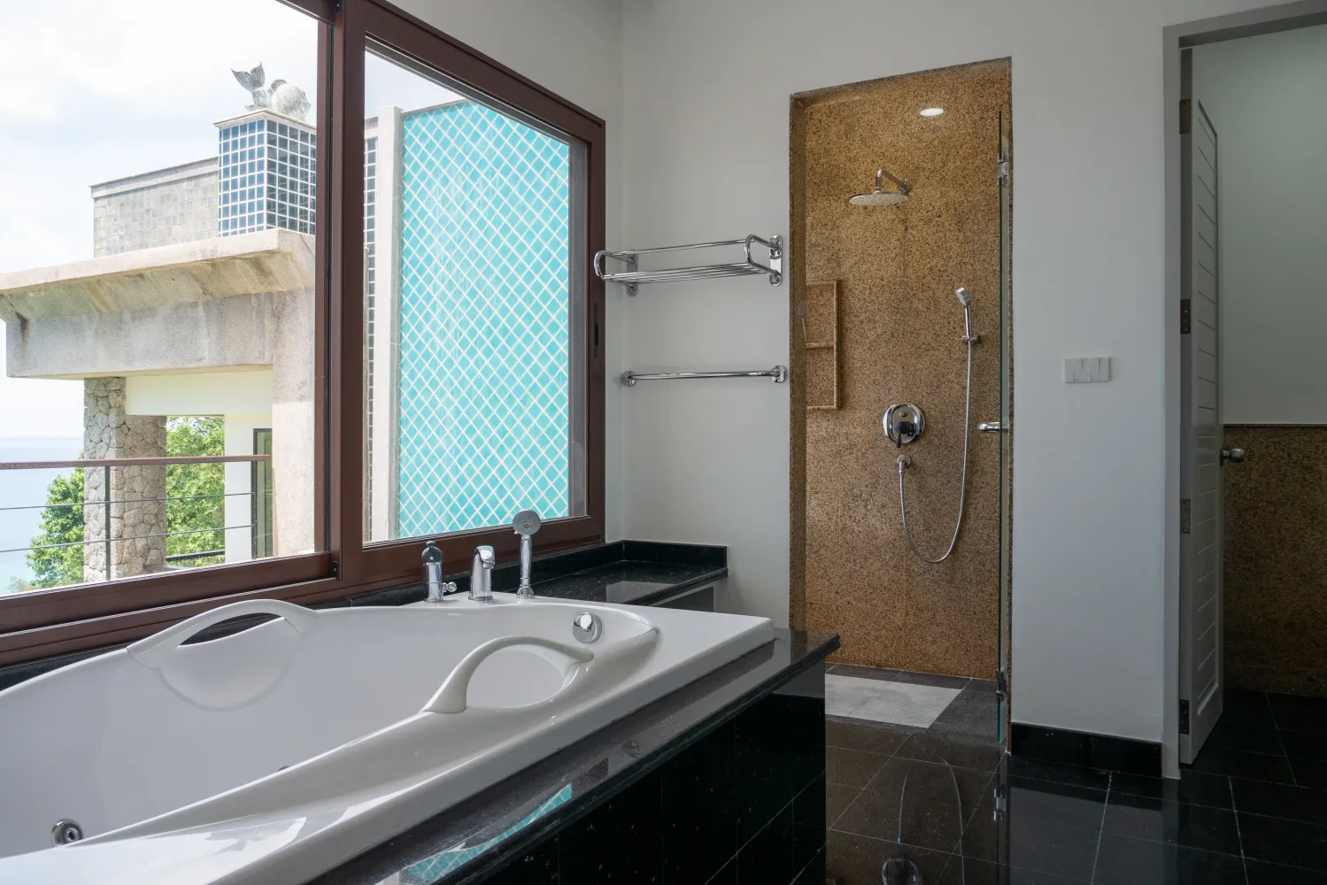 Property image - full photo 44