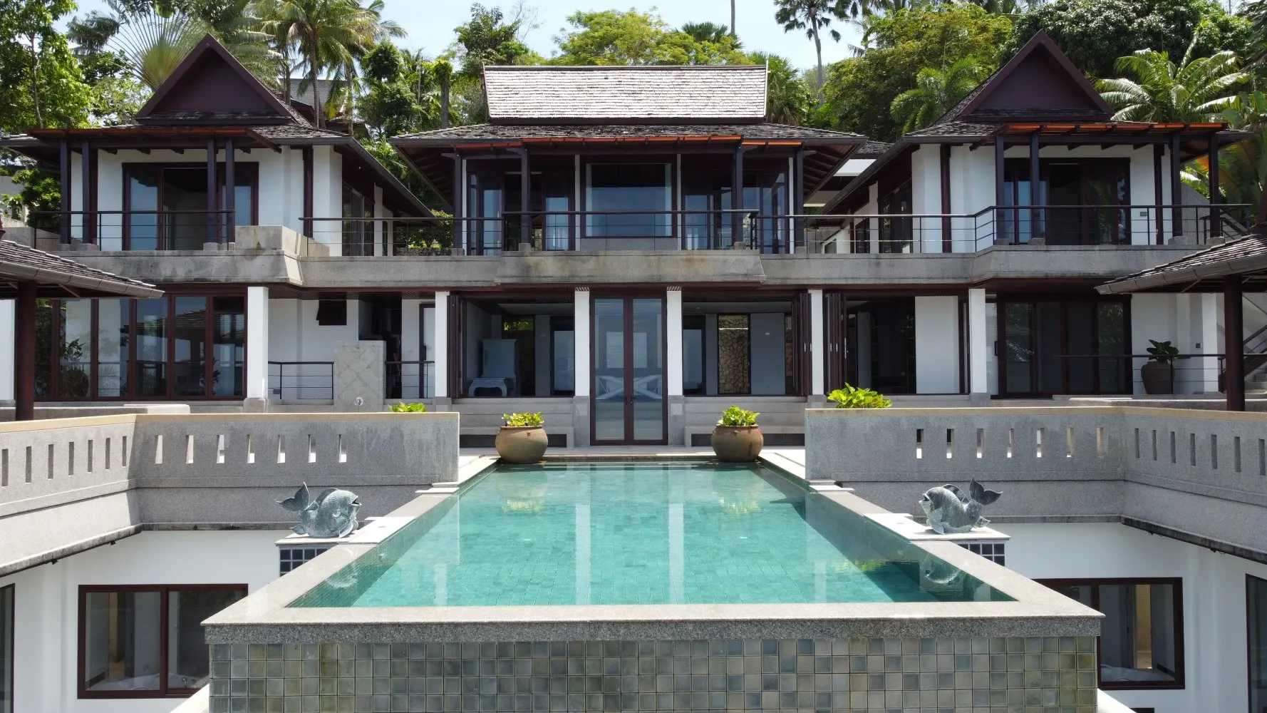 Property image - full photo 2