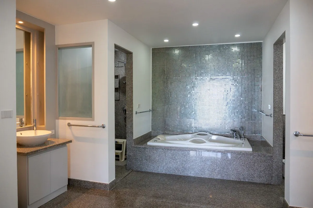 Property image - full photo 73